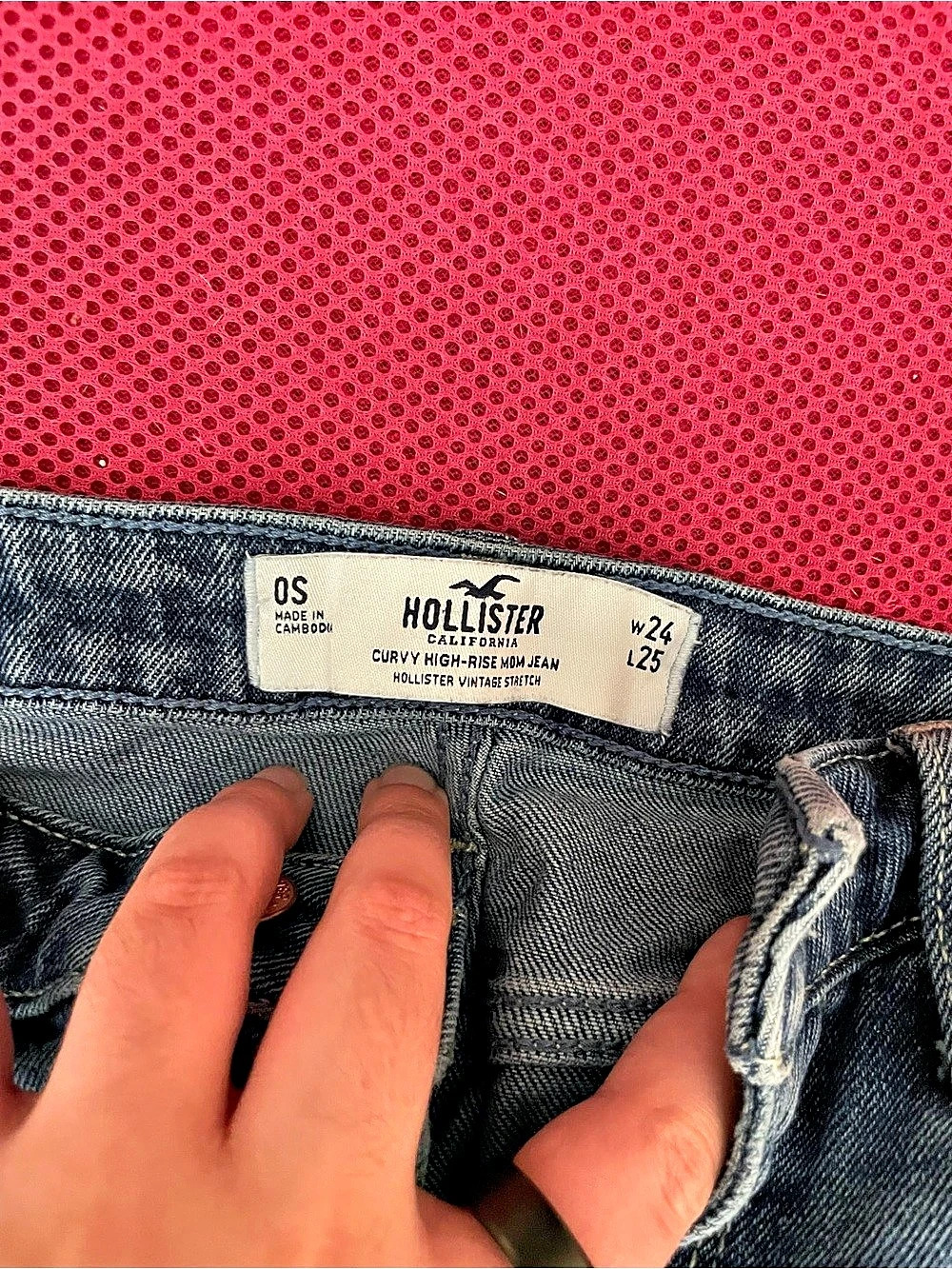 Hollister Curvy High-Rise Mom Jeans Distressed High-Rise Jeans in Blue Size 0 - Picture 3 of 5
